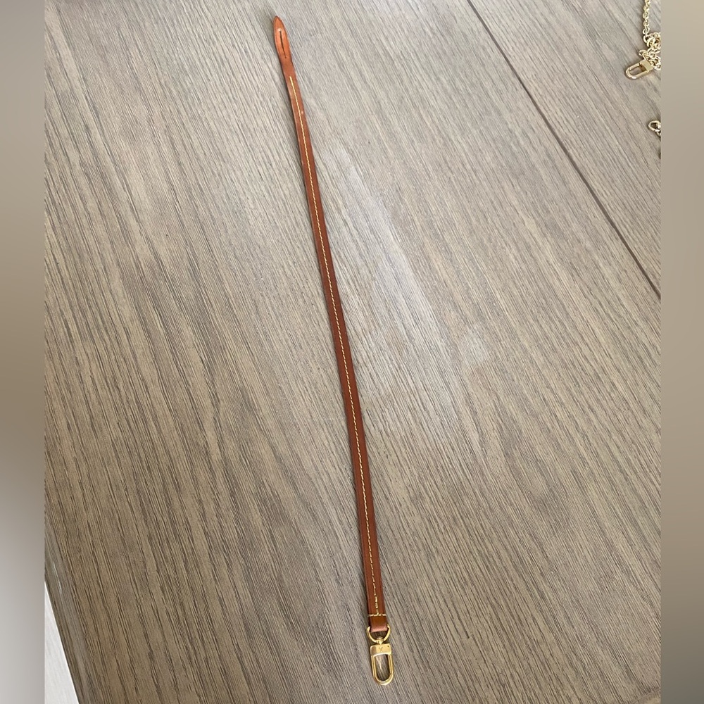 Louis Vuitton Pouchette - Authenitic - Original Owner - 3 Straps, Box, & Dustbag - Picture 12 of 17
